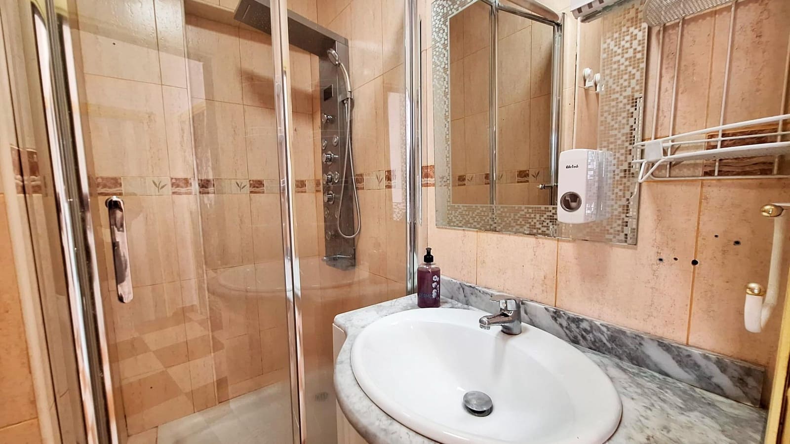2 bedroom Flat for sale in Cordoba city with garage - € 119,900 (Ref: 9809125)