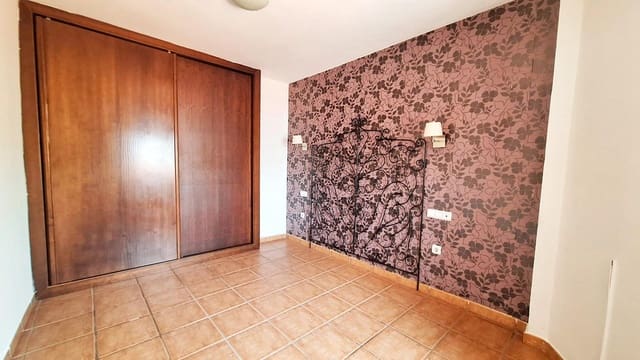 3 bedroom Penthouse for sale in Córdoba city - € 159,500 (Ref: 9809128)