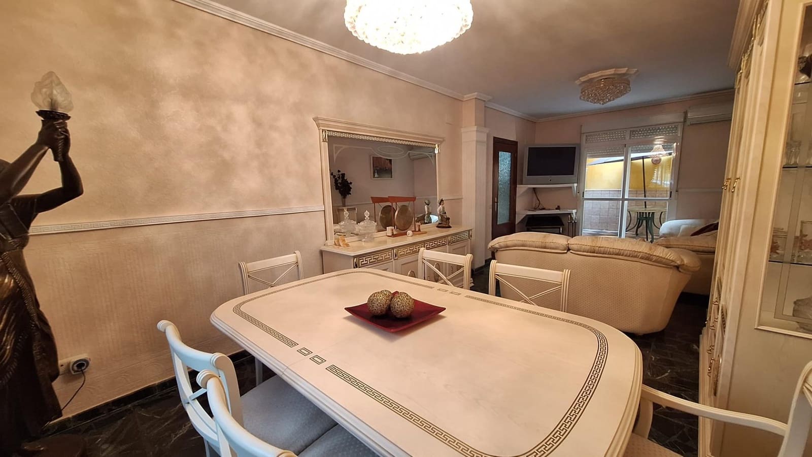 Casa de 3 habitaciones en Almodóvar del Río en venta con garaje - 124.900 € (Ref: 9809130)