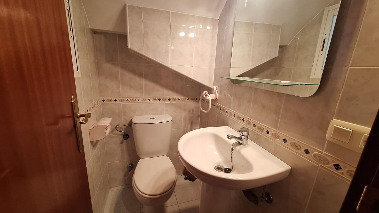 Casa de 3 habitaciones en Almodóvar del Río en venta con garaje - 124.900 € (Ref: 9809130)