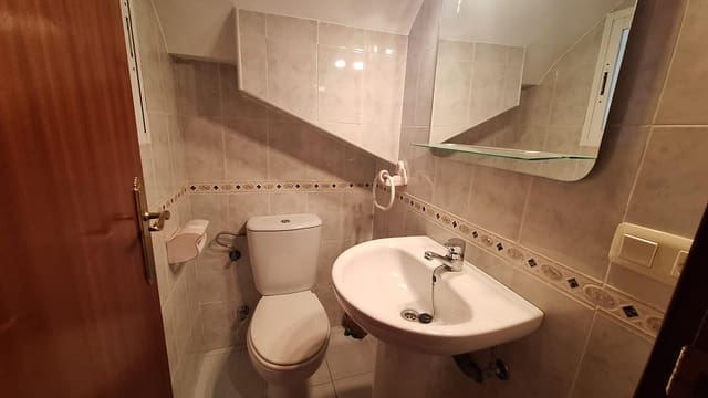 Casa de 3 habitaciones en Almodóvar del Río en venta con garaje - 124.900 € (Ref: 9809130)