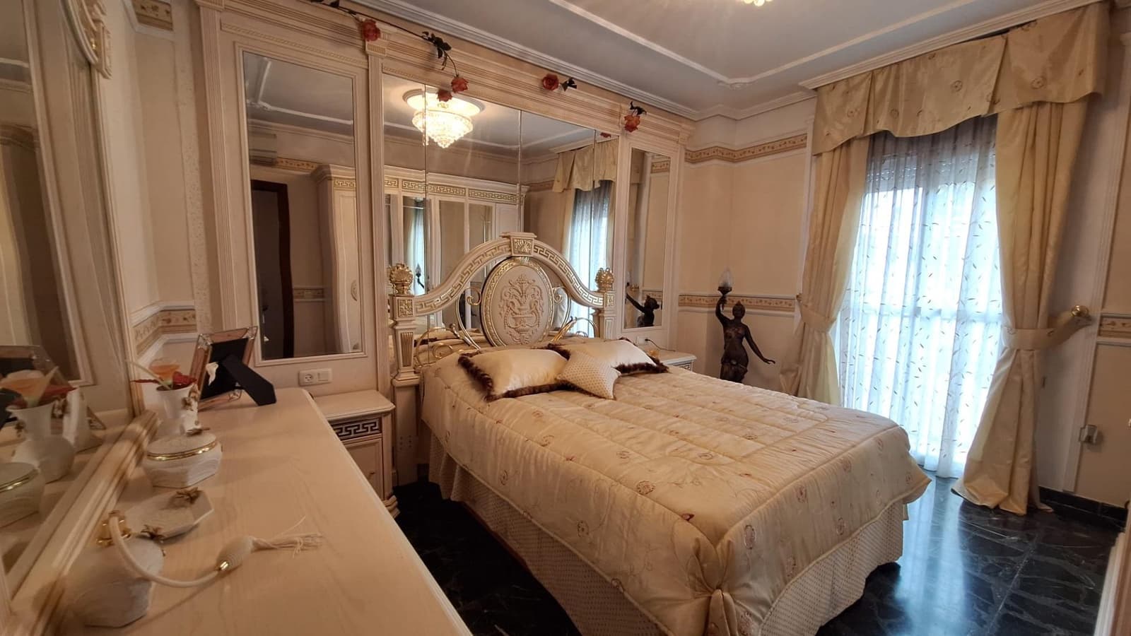 Casa de 3 habitaciones en Almodóvar del Río en venta con garaje - 124.900 € (Ref: 9809130)