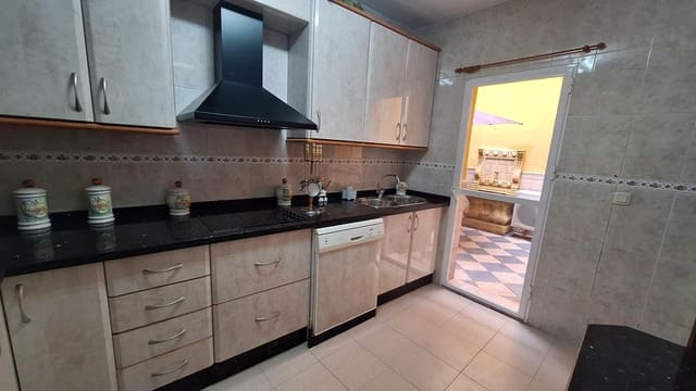 3 slaapkamer Huis te koop in Almodóvar del Río met garage - € 124.900 (Ref: 9809130)