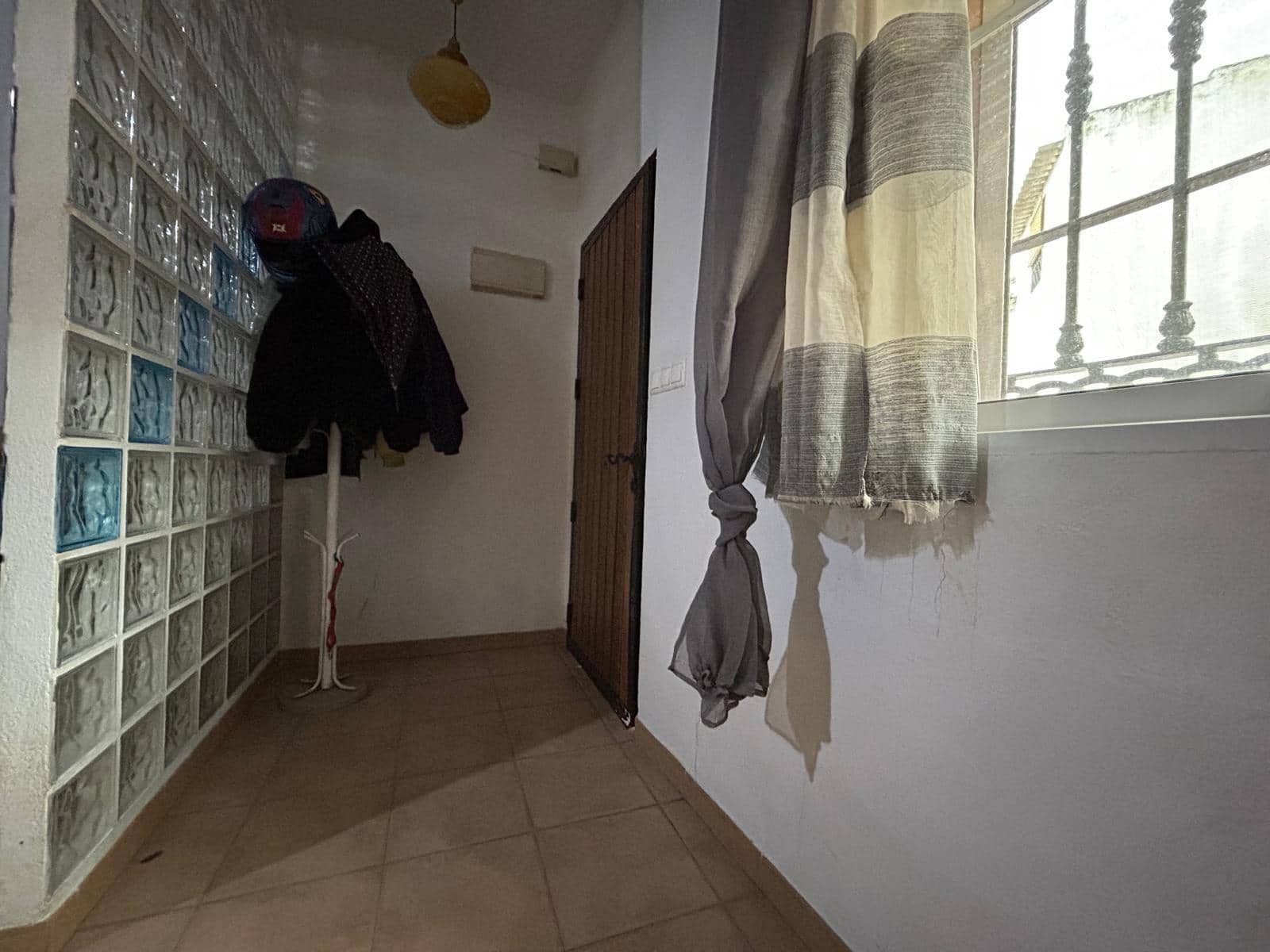 Casa de 3 habitaciones en Córdoba ciudad en venta - 127.000 € (Ref: 9809134)