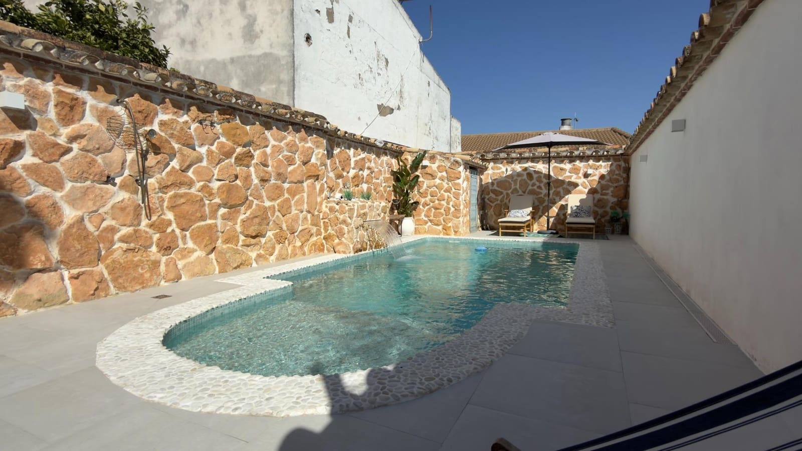 2 bedroom Townhouse for sale in Almodovar del Rio with pool garage - € 229,500 (Ref: 9809138)