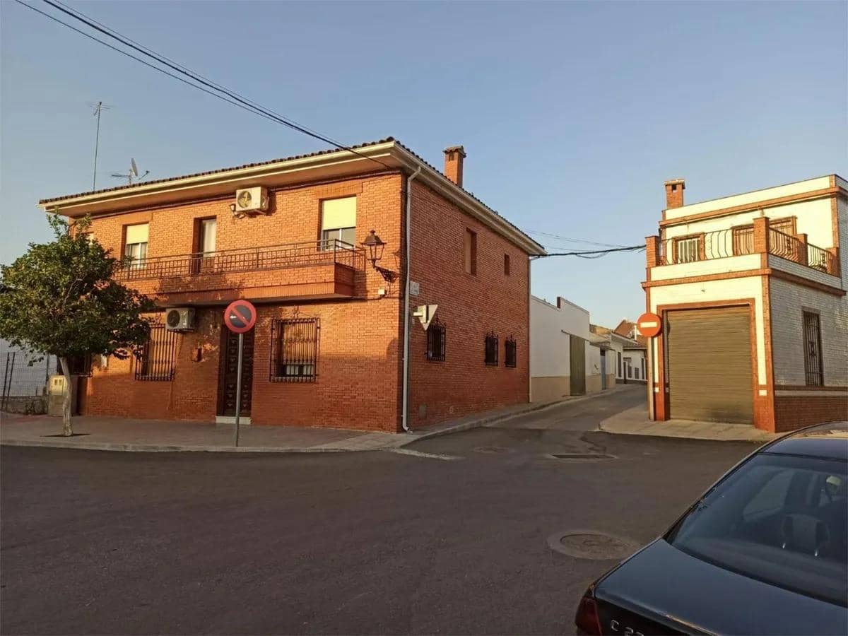 7 sovrum Hus till salu i San Sebastian de los Ballesteros med garage - 148 000 € (Ref: 9809139)
