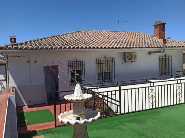 7 sovrum Hus till salu i San Sebastián de los Ballesteros med garage - 148 000 € (Ref: 9809139)