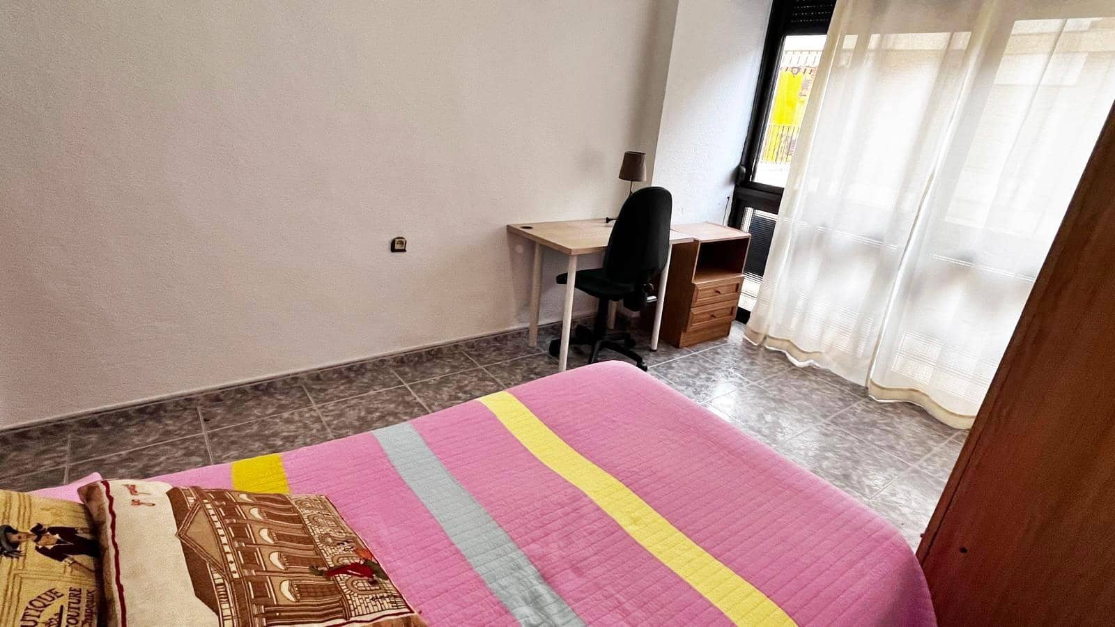 2 bedroom Flat for sale in Cordoba city - € 126,500 (Ref: 9809142)