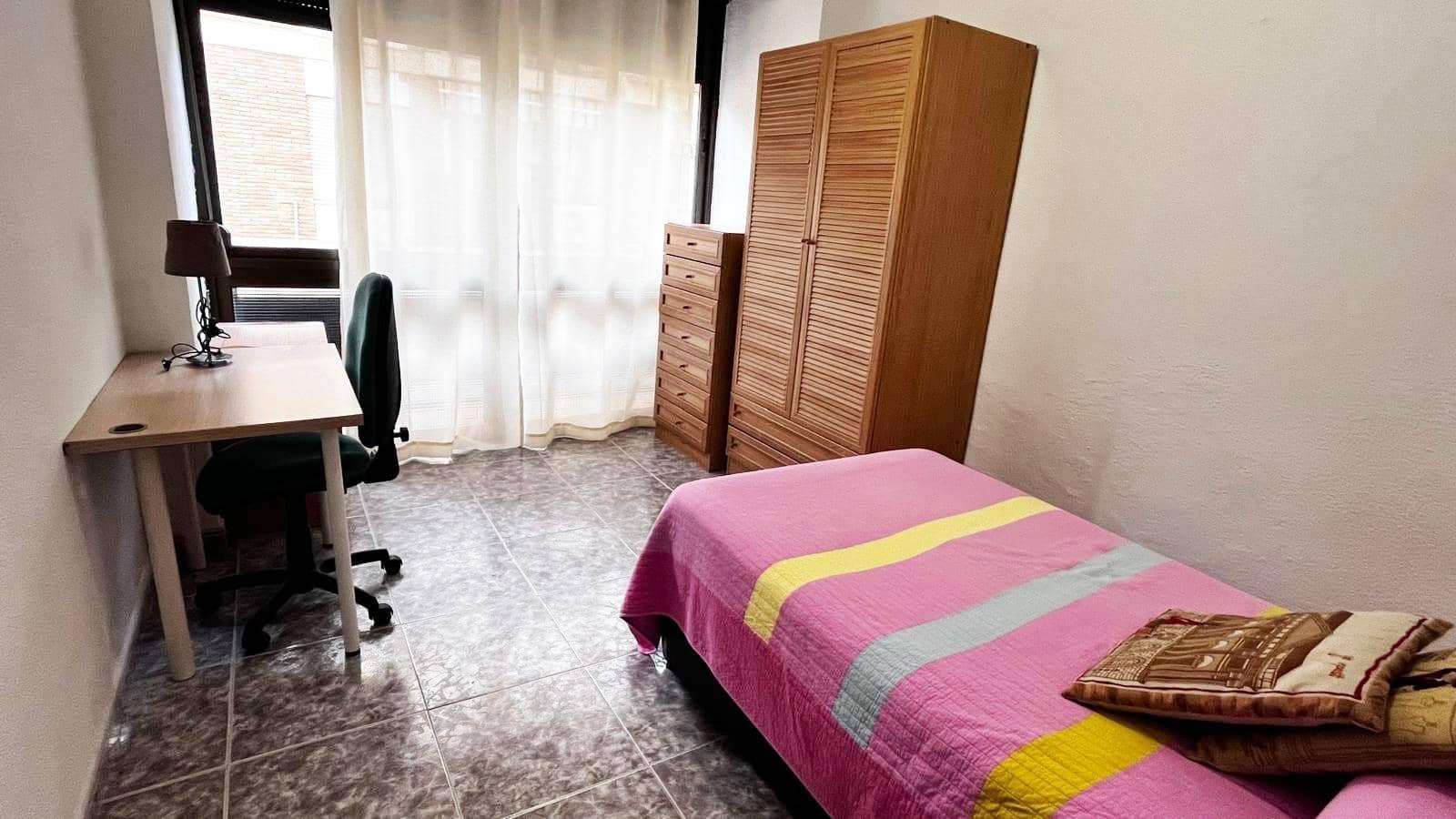 2 bedroom Flat for sale in Cordoba city - € 126,500 (Ref: 9809142)