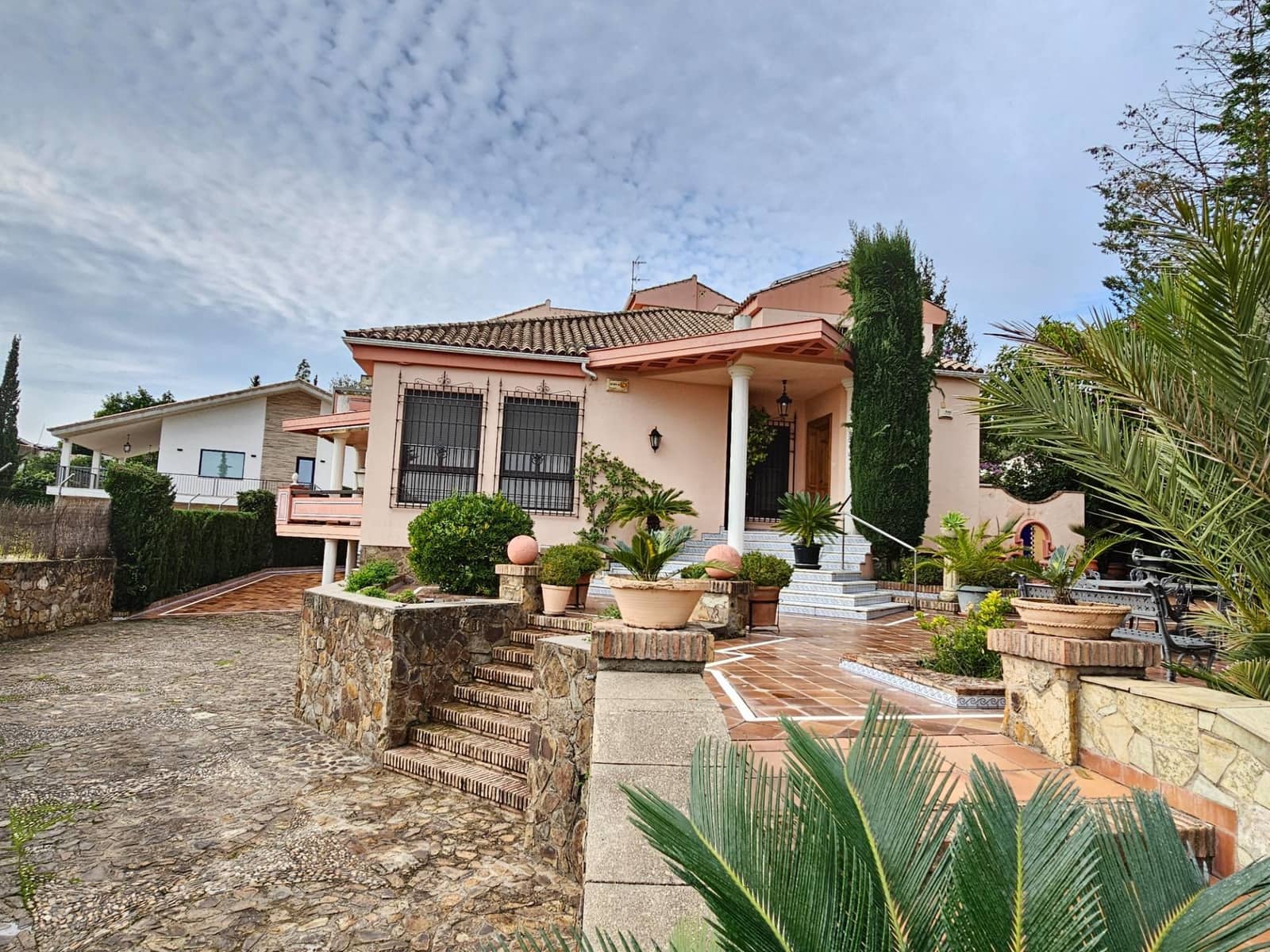 Chalet de 8 habitaciones en Córdoba ciudad en venta con piscina - 790.000 € (Ref: 9814874)