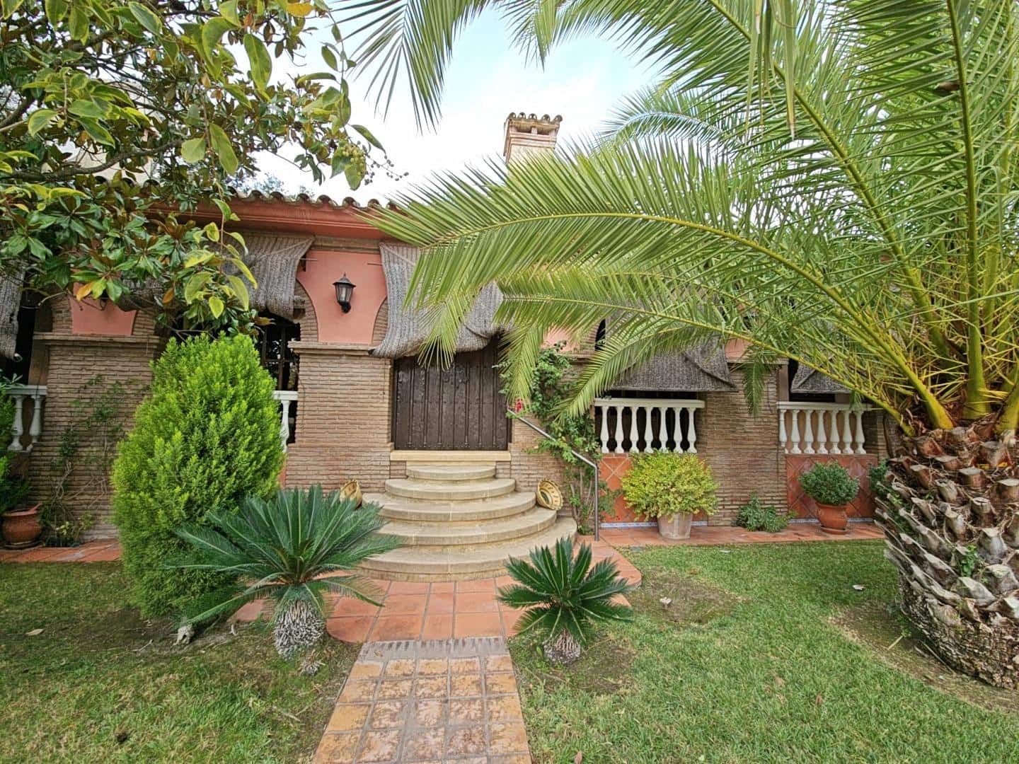 Chalet de 8 habitaciones en Córdoba ciudad en venta con piscina - 790.000 € (Ref: 9814874)