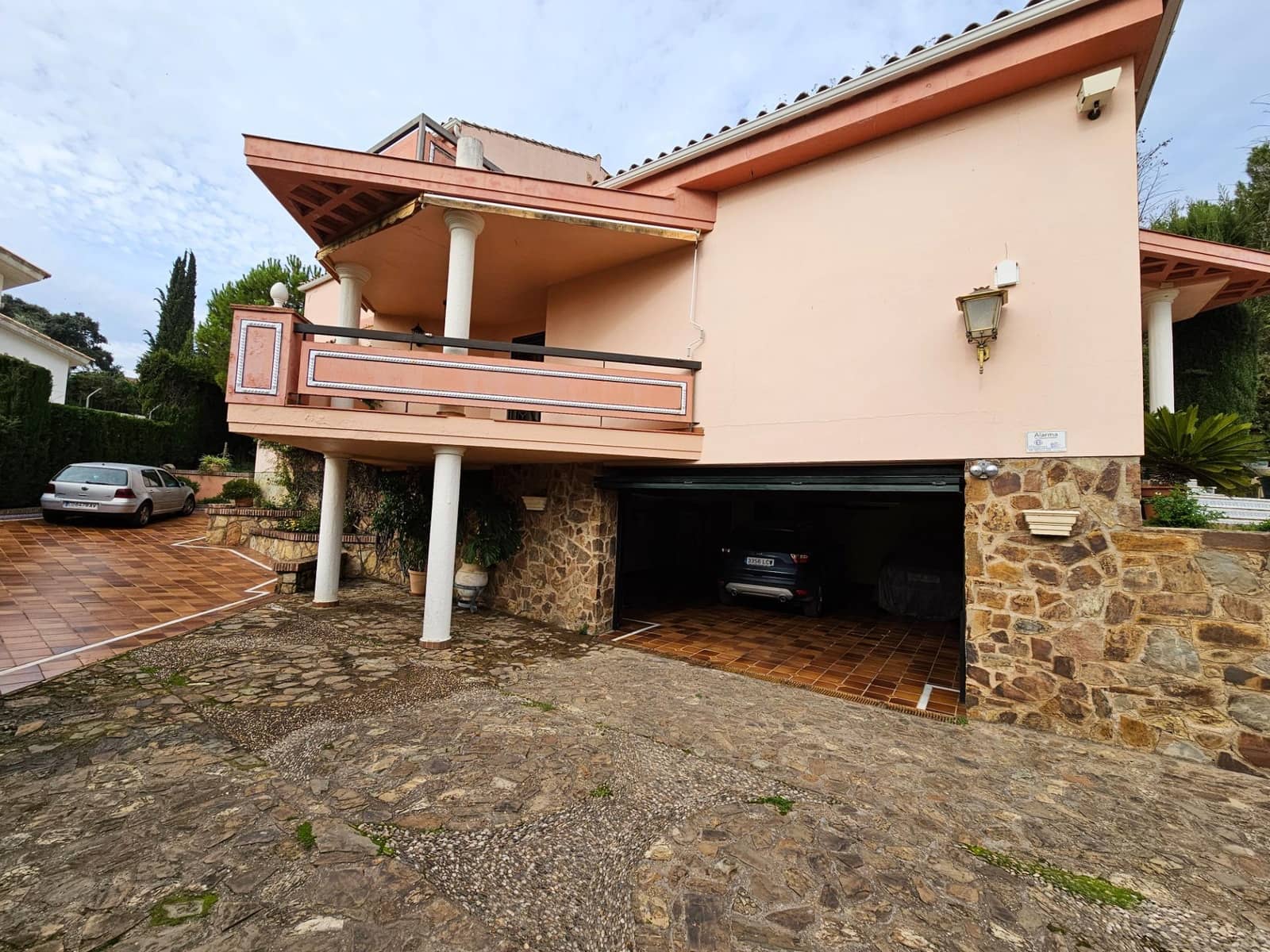 Chalet de 8 habitaciones en Córdoba ciudad en venta con piscina - 790.000 € (Ref: 9814874)