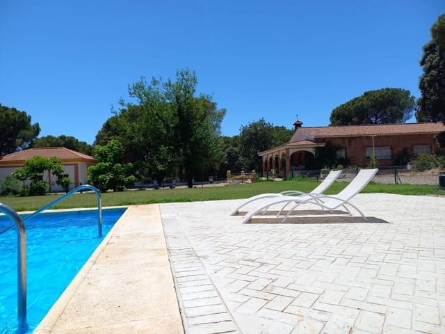 4 slaapkamer Villa te koop in Córdoba stad met zwembad - € 750.000 (Ref: 9814881)