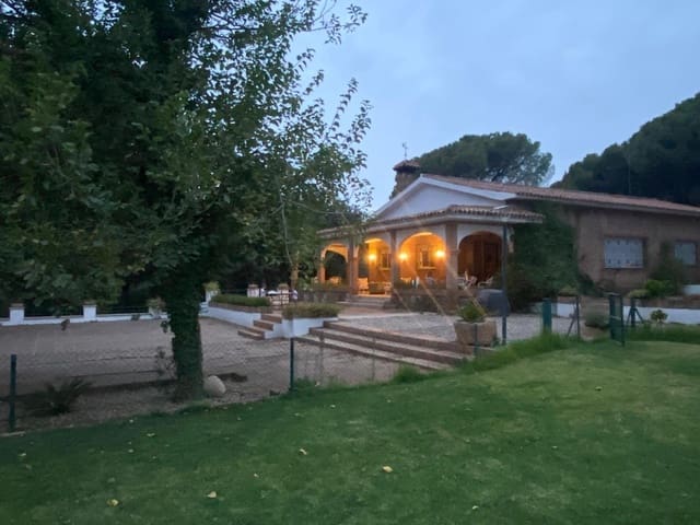 4 slaapkamer Villa te koop in Córdoba stad met zwembad - € 750.000 (Ref: 9814881)