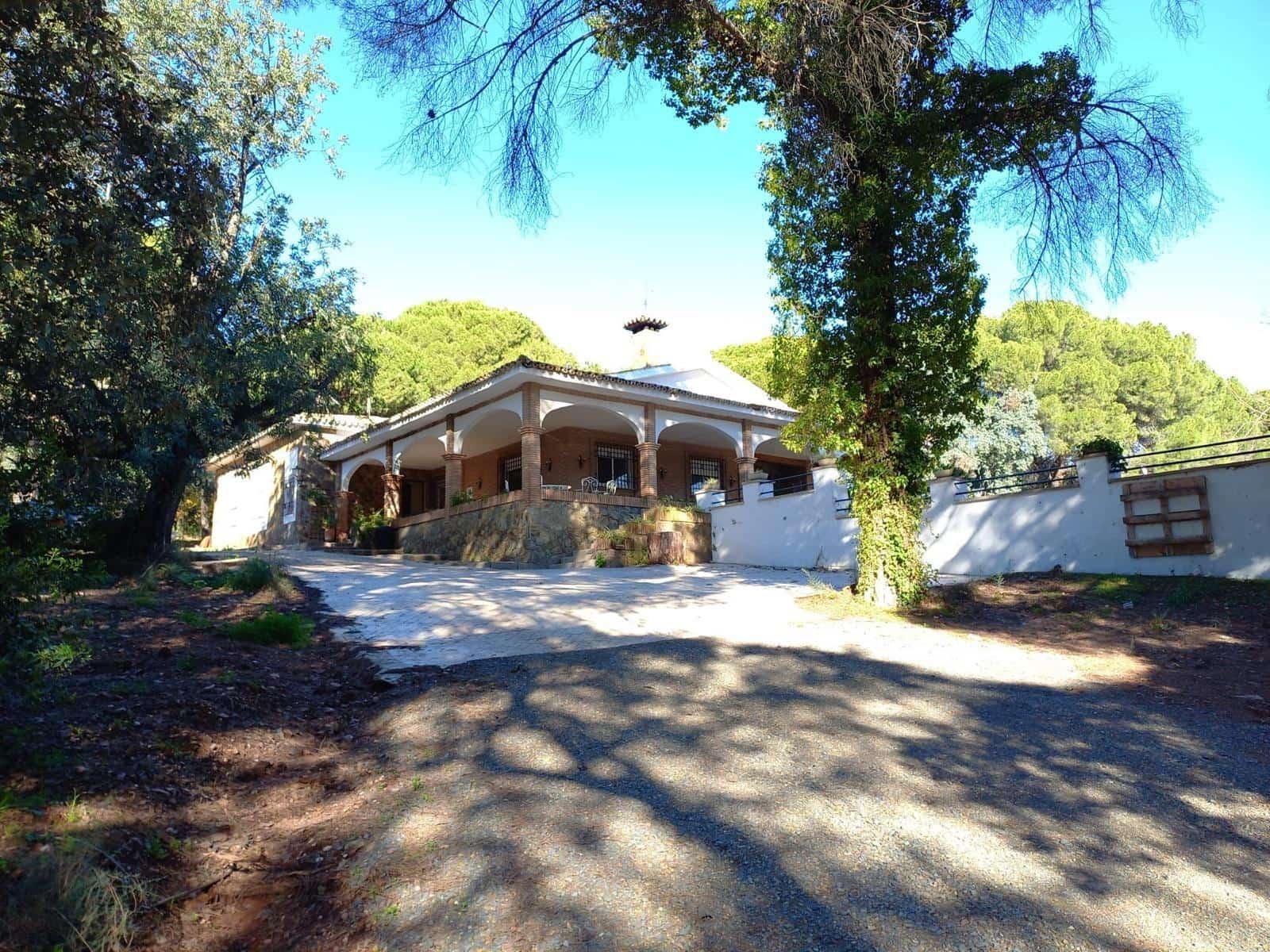 Chalet de 4 habitaciones en Córdoba ciudad en venta con piscina - 750.000 € (Ref: 9814881)