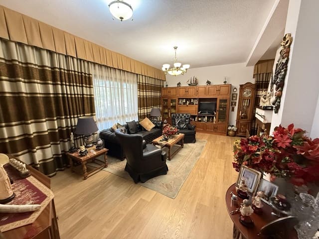 4 makuuhuone Huvila myytävänä paikassa Córdoba kaupunki mukana uima-altaan - 495 000 € (Ref: 9814895)