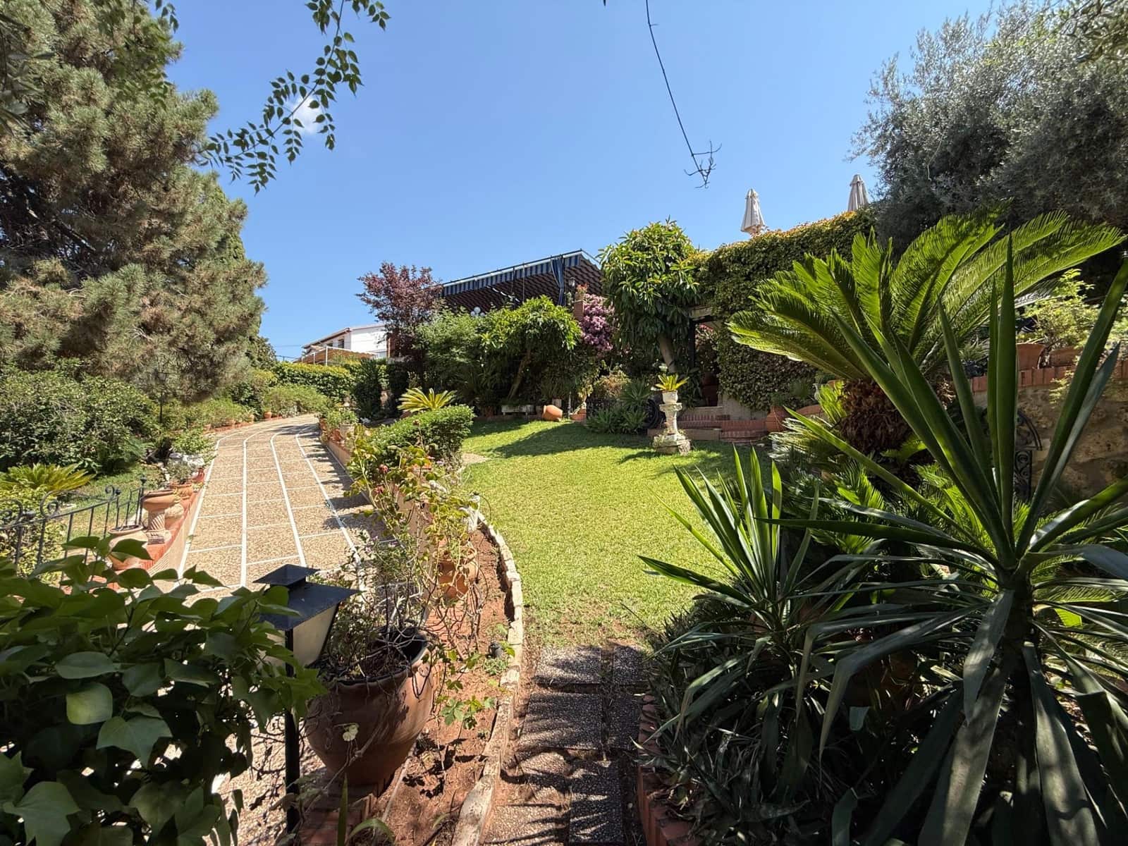 4 slaapkamer Villa te koop in Cordoba stad met zwembad - € 495.000 (Ref: 9814895)