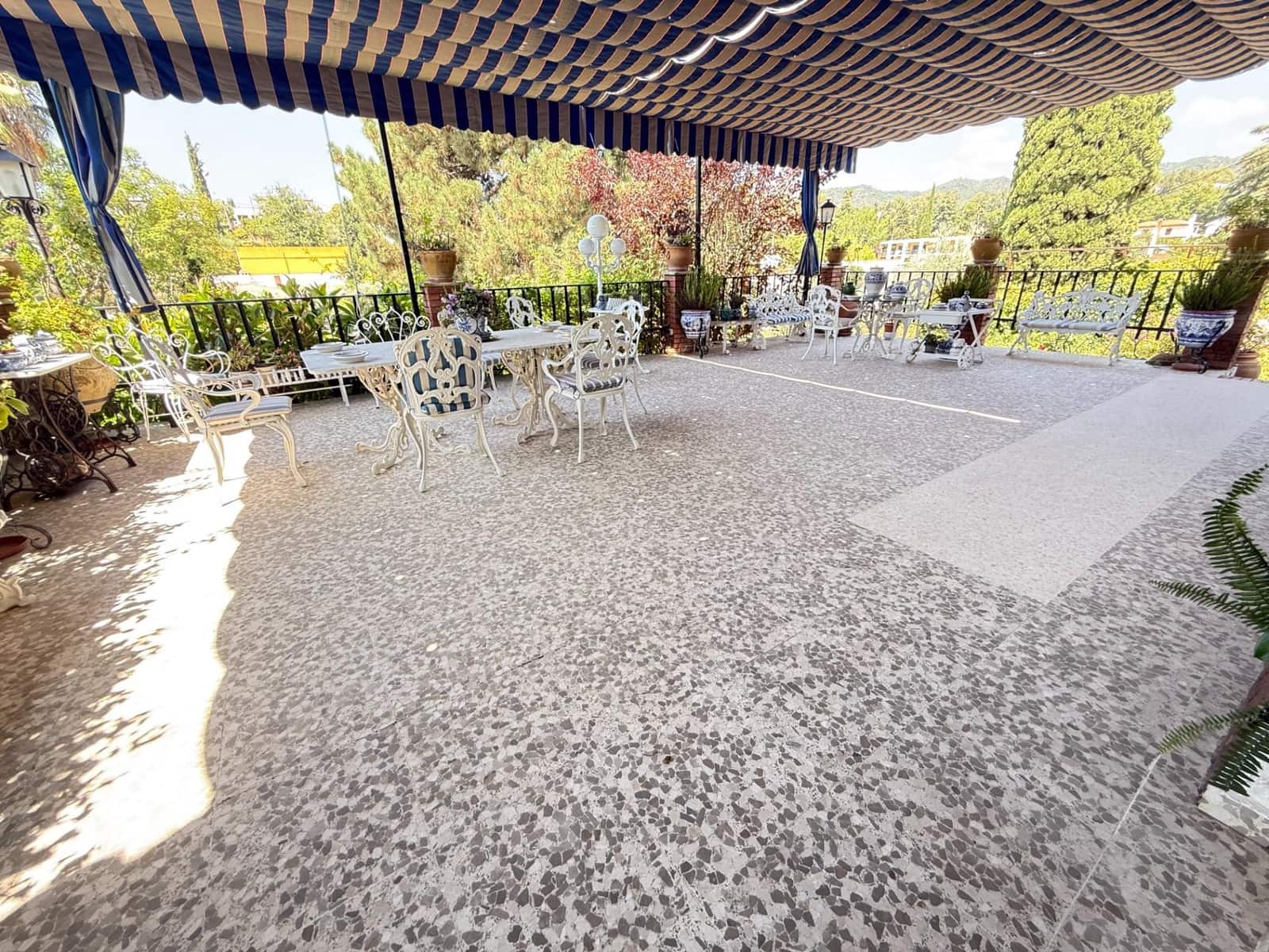 4 slaapkamer Villa te koop in Cordoba stad met zwembad - € 495.000 (Ref: 9814895)