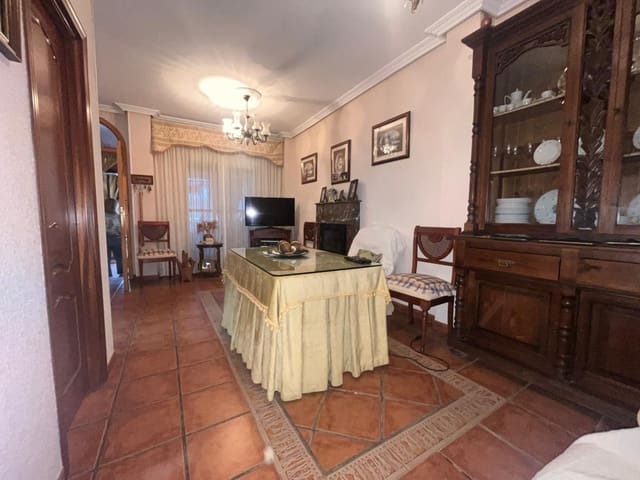 5 makuuhuone Rivitalo myytävänä paikassa El Higueron, Córdoba kaupunki - 300 000 € (Ref: 9814938)