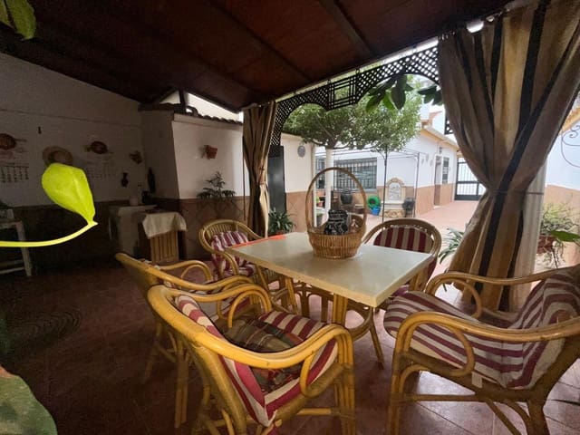 5 makuuhuone Rivitalo myytävänä paikassa El Higueron, Córdoba kaupunki - 300 000 € (Ref: 9814938)
