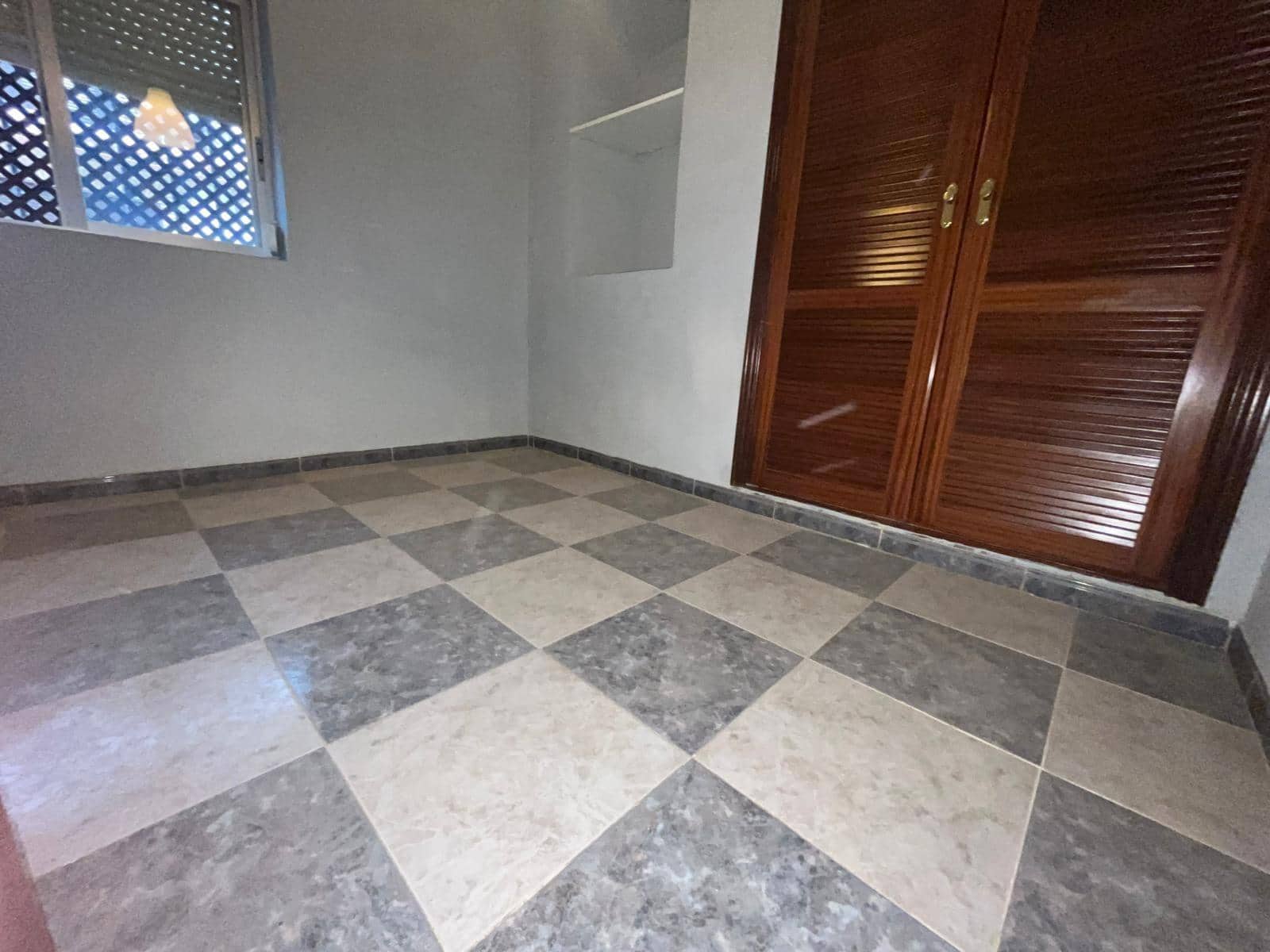 5 makuuhuone Rivitalo myytävänä paikassa El Higueron - 300 000 € (Ref: 9814938)