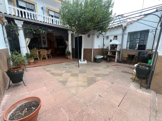 5 makuuhuone Rivitalo myytävänä paikassa El Higueron, Córdoba kaupunki - 300 000 € (Ref: 9814938)
