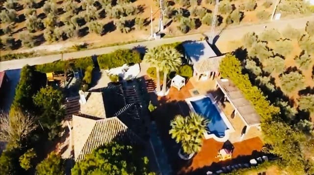 4 quarto Moradia para venda em La Carlota com piscina - 308 000 € (Ref: 9814944)
