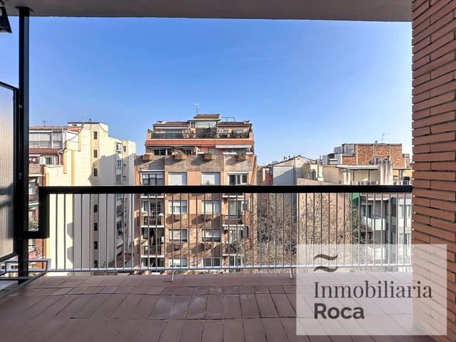 4 bedroom Apartment for sale in El Camp de L'Arpa del Clot, Barcelona city - € 530,000 (Ref: 10072606)
