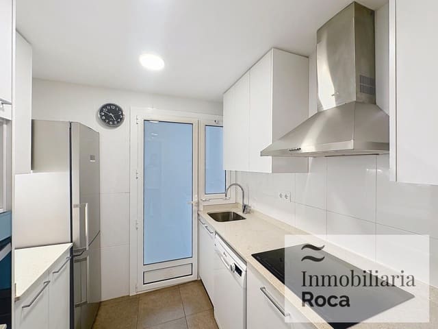4 bedroom Apartment for sale in El Camp de L'Arpa del Clot, Barcelona city - € 530,000 (Ref: 10072606)