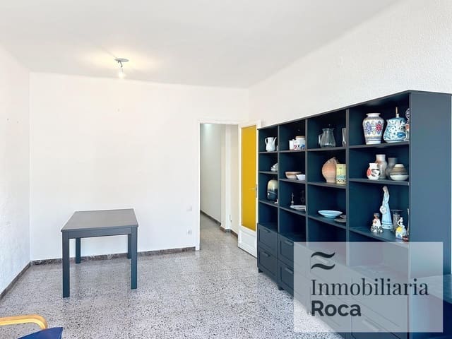 4 bedroom Apartment for sale in El Camp de L'Arpa del Clot, Barcelona city - € 530,000 (Ref: 10072606)