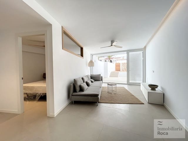 3 bedroom Apartment for rent in Fornells, Es Mercadal - € 6,000 (Ref: 8140563)