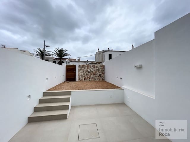 3 bedroom Apartment for rent in Fornells, Es Mercadal - € 6,000 (Ref: 8140563)