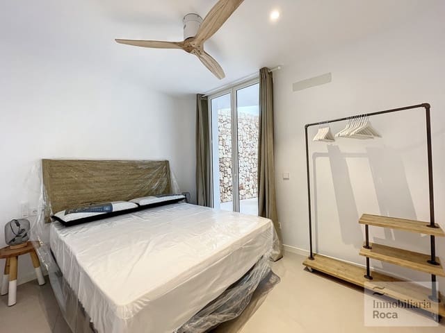 3 bedroom Apartment for rent in Fornells, Es Mercadal - € 6,000 (Ref: 8140563)