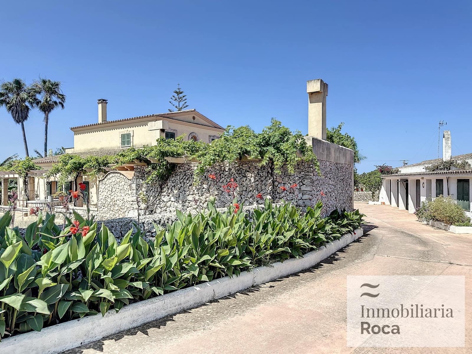 10 soveværelse Finca/Landehus til salg i Es Canutells med swimmingpool - € 2.200.000 (Ref: 8734144)