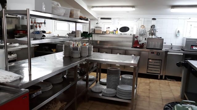 4 makuuhuone Yritys myytävänä paikassa Es Mercadal mukana uima-altaan - 850 000 € (Ref: 8789567)