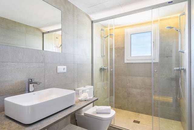 2 sovrum Lägenhet till salu i Alayor / Alaior med pool - 490 000 € (Ref: 9414116)