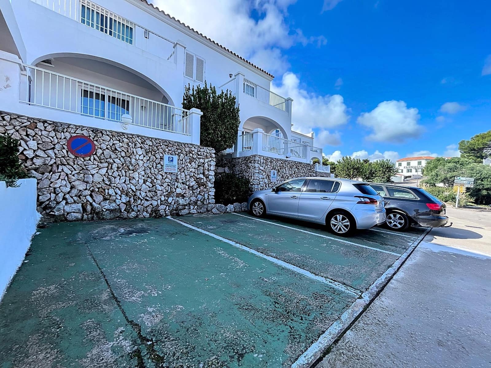 1 bedroom Apartment for sale in Arenal d'en Castell with pool - € 220,000 (Ref: 9470389)