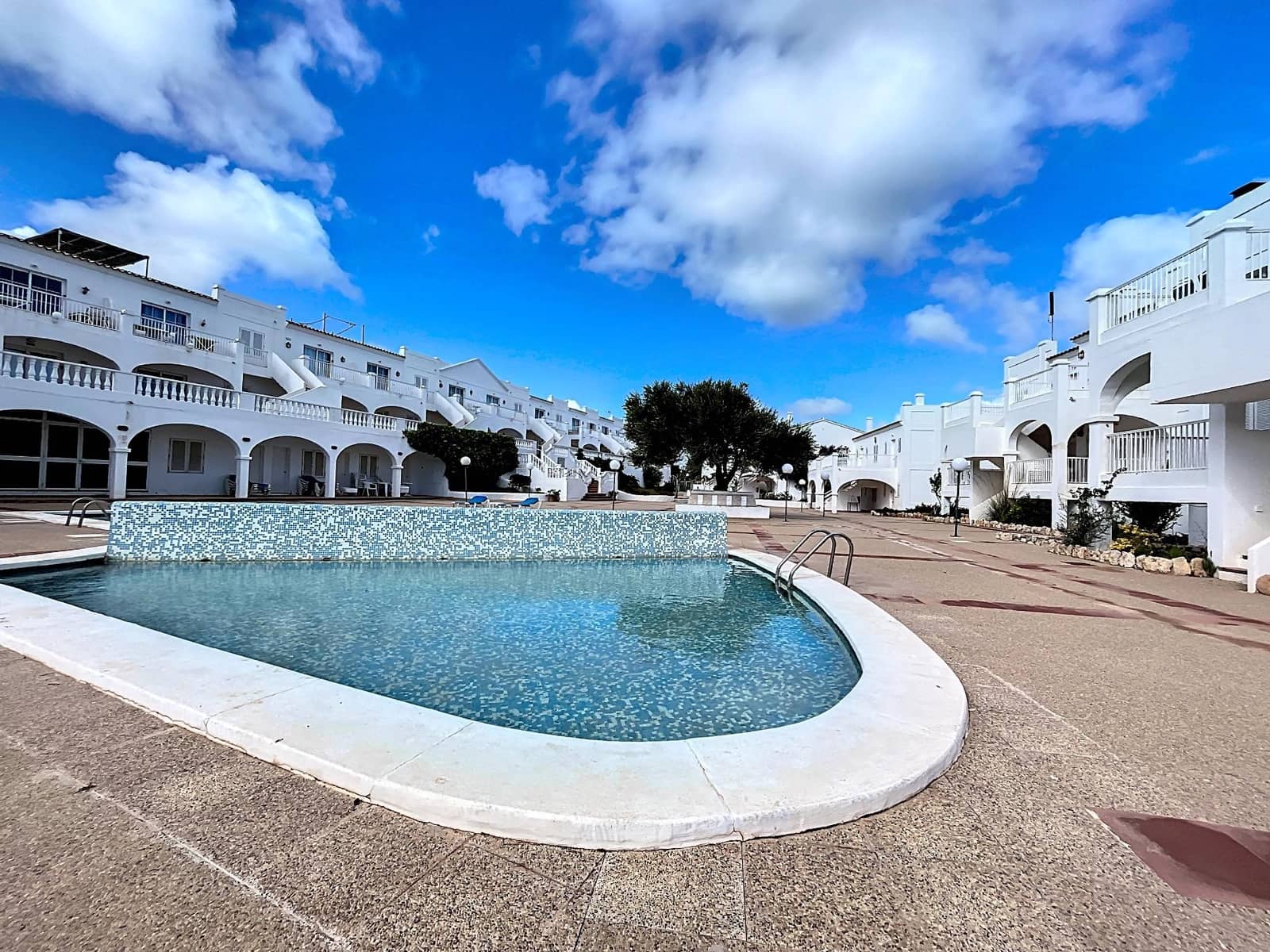 1 bedroom Apartment for sale in Arenal d'en Castell with pool - € 220,000 (Ref: 9470389)