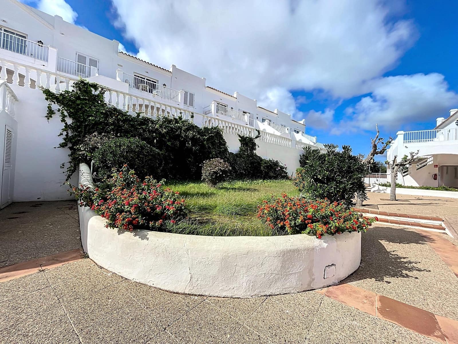 1 bedroom Apartment for sale in Arenal d'en Castell with pool - € 220,000 (Ref: 9470389)