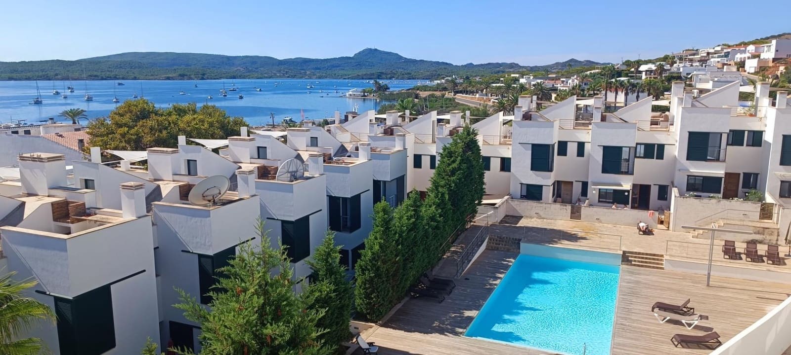 4 Zimmer Reihenhaus zu verkaufen in Fornells mit Pool Garage - 850.000 € (Ref: 9825269)