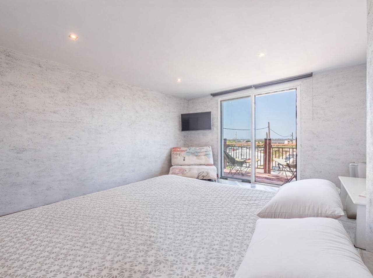 3 bedroom Townhouse for sale in Mahon / Mao with pool - € 850,000 (Ref: 9938215)