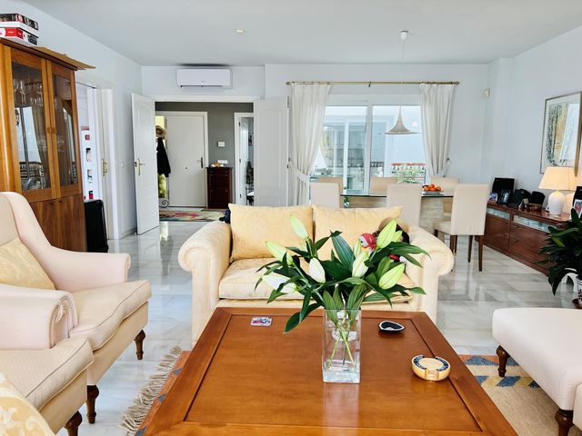 5 bedroom Townhouse for sale in Fuengirola with pool garage - € 829,000 (Ref: 6652995)