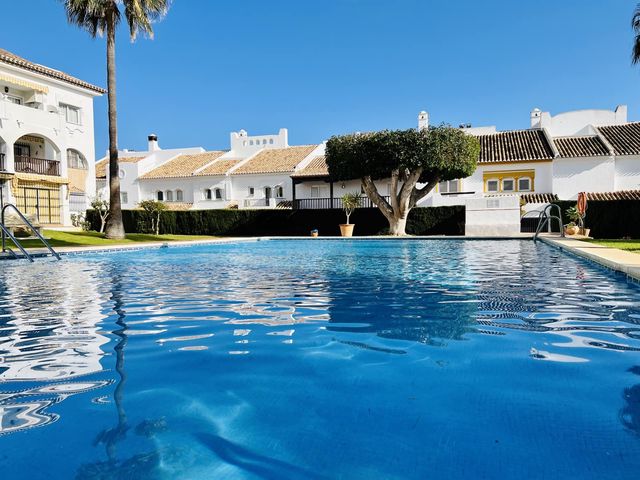 5 bedroom Townhouse for sale in Fuengirola with pool garage - € 829,000 (Ref: 6652995)