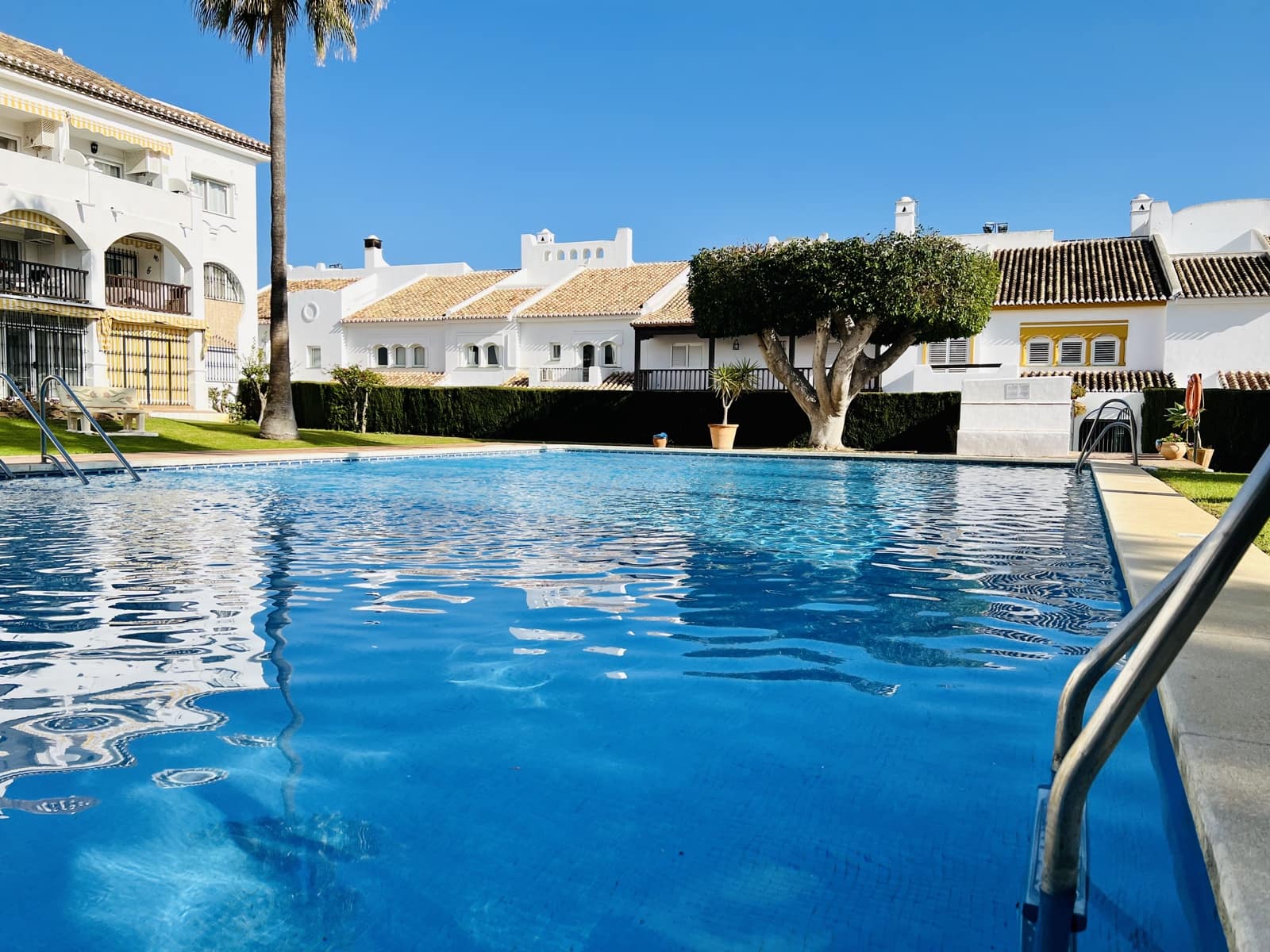 5 bedroom Townhouse for sale in Fuengirola with pool garage - € 829,000 (Ref: 6652995)