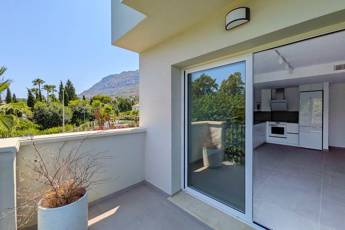 1 bedroom Apartment for sale in Denia with pool - € 275,000 (Ref: 10155839)