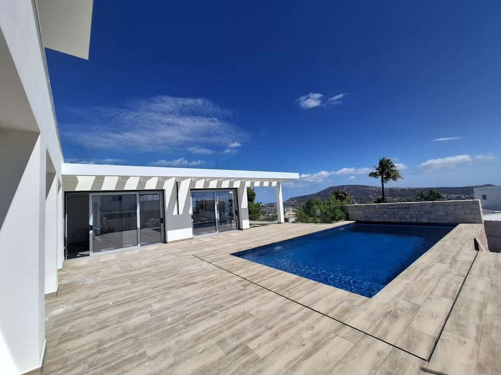 3 bedroom Villa for sale in Teulada - € 2,250,000 (Ref: 8580792)