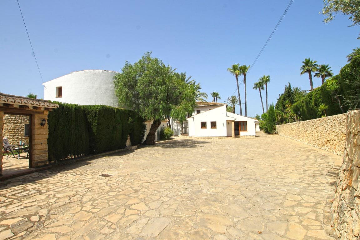 12 bedroom Villa for sale in Javea / Xabia with pool garage - € 1,590,000 (Ref: 9076434)