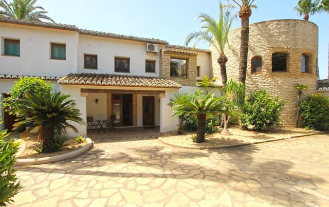 12 Zimmer Villa zu verkaufen in Javea / Xàbia mit Pool Garage - 1.590.000 € (Ref: 9076434)