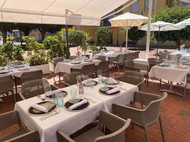 1 soverom Kommersiell til salgs i Moraira, Teulada-Moraira - € 275 000 (Ref: 9076437)