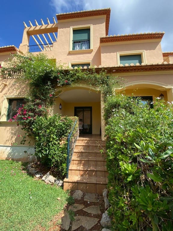 5 makuuhuone Omakotitalo vuokrattavana paikassa Javea / Xabia mukana uima-altaan 
autotalli - 2 600 € (Ref: 9076469)